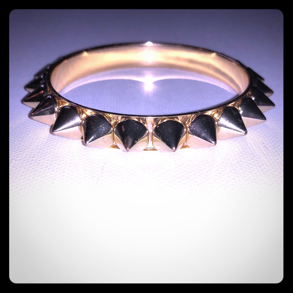 *5/$20* Pointy spiked gold colored bracelet